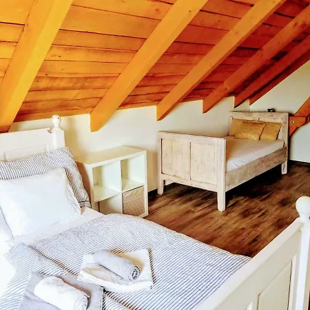 Cenovicky Dvur Čestín