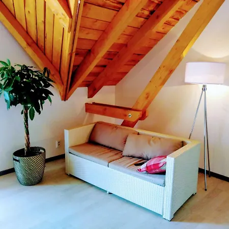 Cenovicky Dvur * Čestín